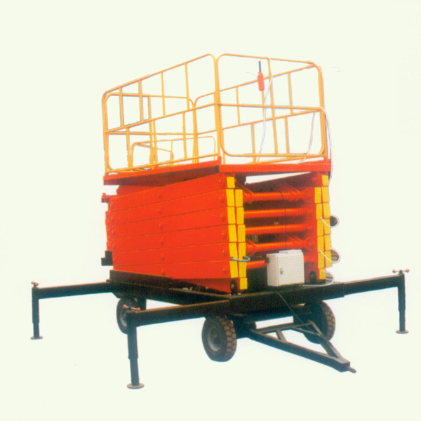 四轮牵引式液压升降平台.jpg 四轮牵引式液压升降平台.jpg